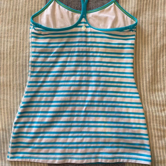 Lululemon tank sz6 - Picture 2 of 2